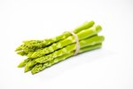 Grünspargel hellgrün freigestellt (10) thumb