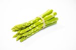 Grünspargel hellgrün freigestellt (11) thumb