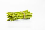 Grünspargel hellgrün freigestellt (12) thumb
