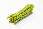 Grünspargel hellgrün freigestellt (16) thumb