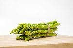 Grünspargel hellgrün freigestellt (19) thumb
