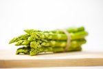 Grünspargel hellgrün freigestellt (24) thumb
