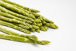 Grünspargel hellgrün freigestellt VSSE J Roesner (25) thumb