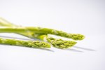 Grünspargel hellgrün freigestellt VSSE J Roesner (41) thumb